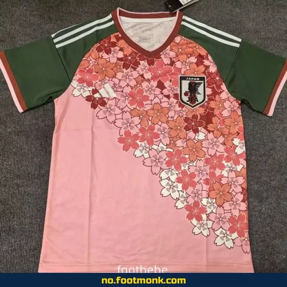 Japanske fotballdrakter 2025-2026 med rosa blomsterdesign – offisiell drakt