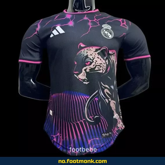Ekte Real Madrid fotballdrakt 2024-2025 leopard lilla – Offisiell drakt for barn og voksne | Kjøp fotballtrøye med navn og trykk på nett
