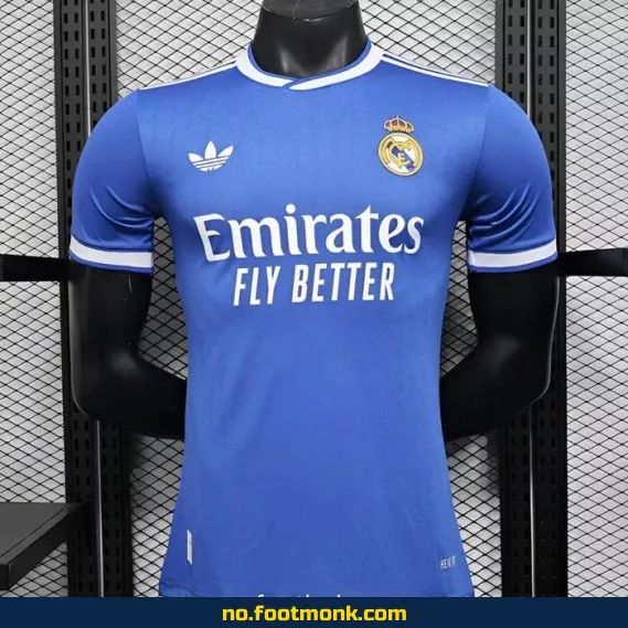 Ekte Real Madrid 2025-2026 Tredjedrakt i Blå – Fotballdrakt for Voksne og Barn | Kjøp Offisiell Fotballdrakt med Navn/Trykk | Nettbutikk for Fotballklær