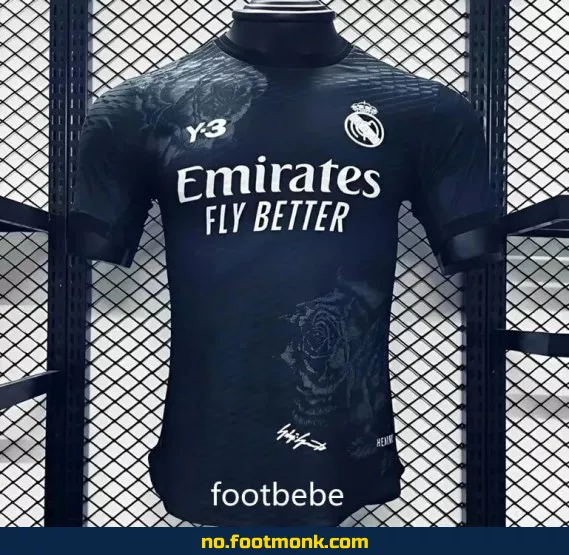 Ekte Real Madrid x Yamamoto Fotballdrakt 2024-2025 – Svart | Offisiell Fotballtrøye for Voksne og Barn | Kjøp Nå