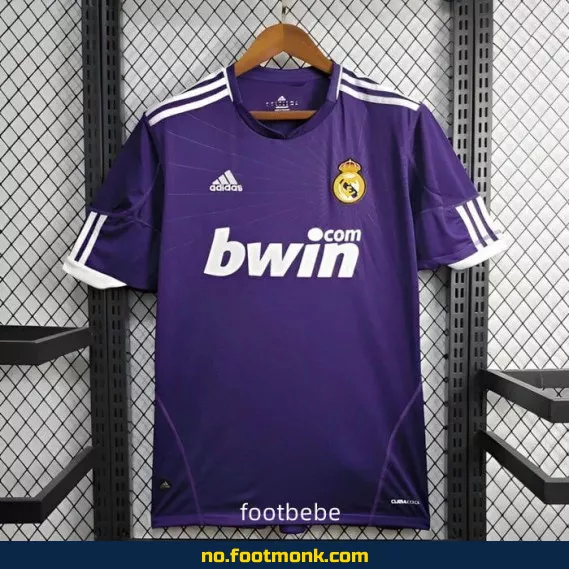 Authentisk Real Madrid Vintage Fotballdrakt 2010-2011 (Tredjedrakt) – Kjøp Offisiell Fotballdrakt med Navn | Billige Fotballtrøyer for Voksne og Barn | Nettbutikk