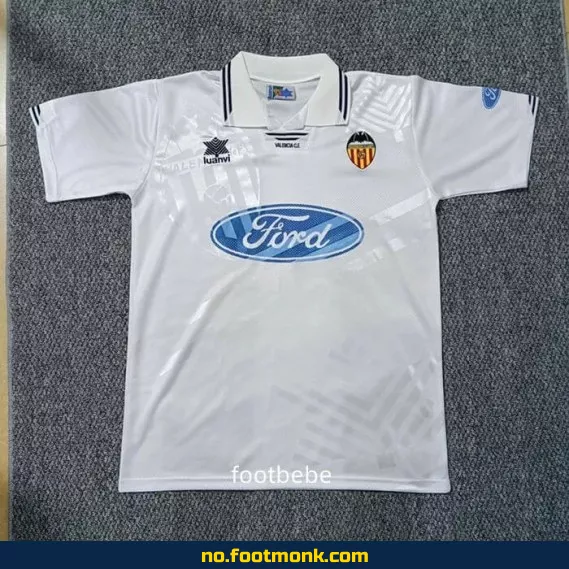 Valencia Vintage Fotballdrakt 1995-1996 Hvit – Autentisk Fotballtrøye til Salgs