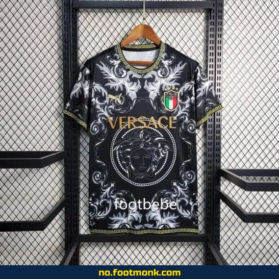 Italiensk fotballdrakt 2023-2024 – Versace design i svart – Offisiell drakt for fans – Kjøp nå